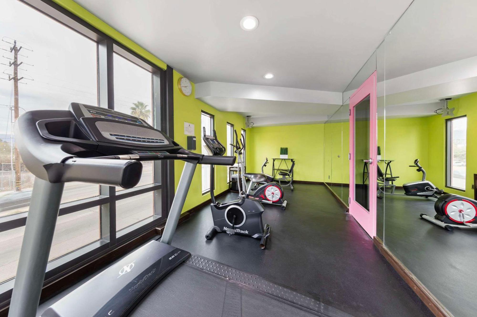 Blvd Hotel And Studios Universal-Hollywood, Ascend Hotel Collection Los Angeles Bagian luar foto